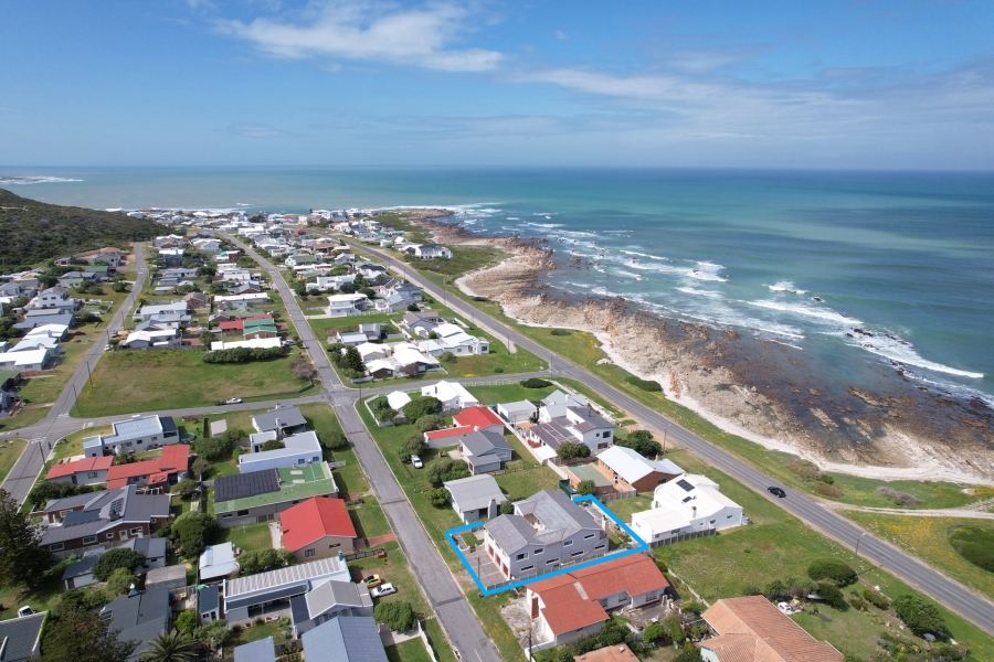 To Let 5 Bedroom Property for Rent in Agulhas Western Cape